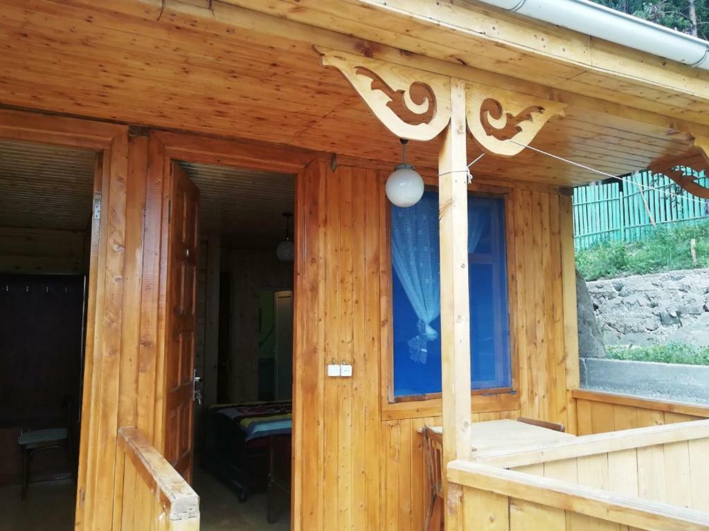 Guest House Ilia Bordžomi Exteriér fotografie